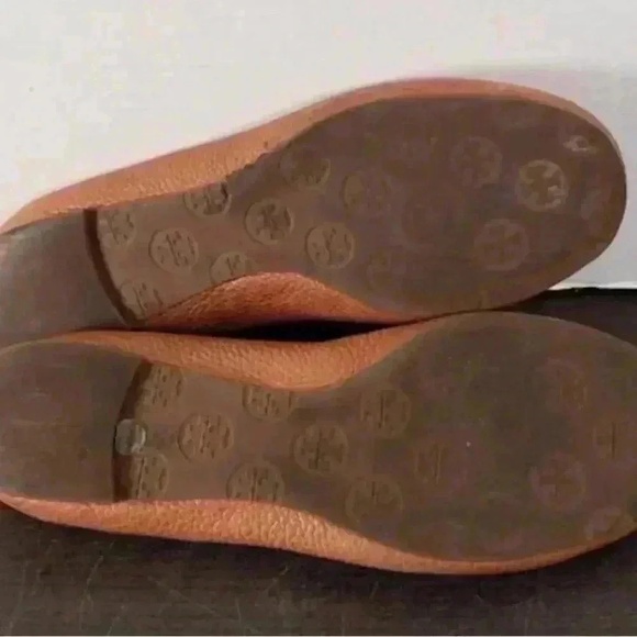 Tory Burch REVA Pebbled Leather Carmel Brown Ballet Flat Size 9.5 - Picture 4 of 5